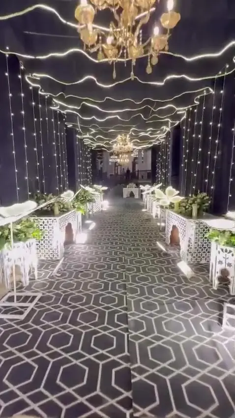 Lighting Decoration by Wedding Flower Decoration